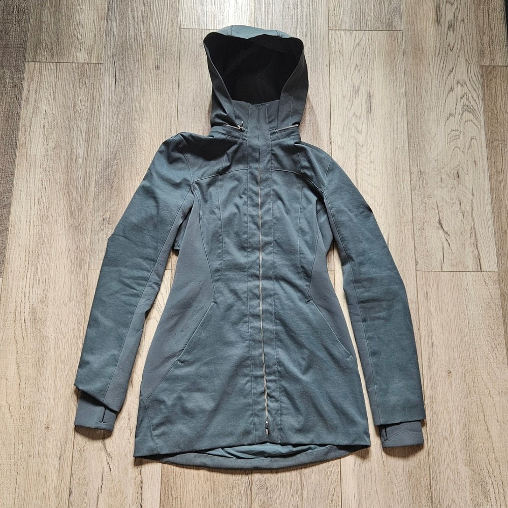 Lululemon Women 4 Teal Full Zip Athletic Jacket with Stowable Hood Activewear